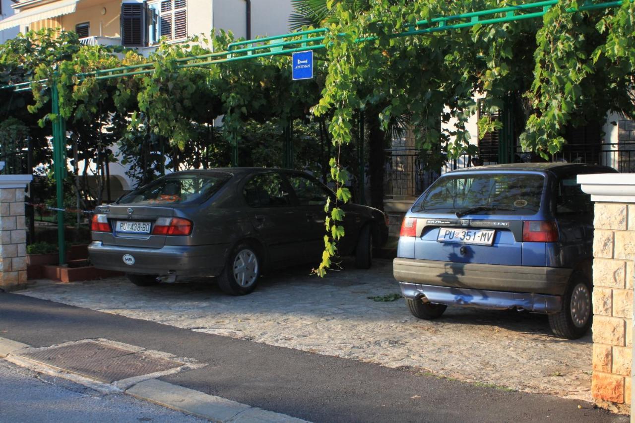 Apartments With A Parking Space Umag - 7094 Bagian luar foto
