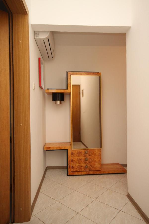 Apartments With A Parking Space Umag - 7094 Bagian luar foto